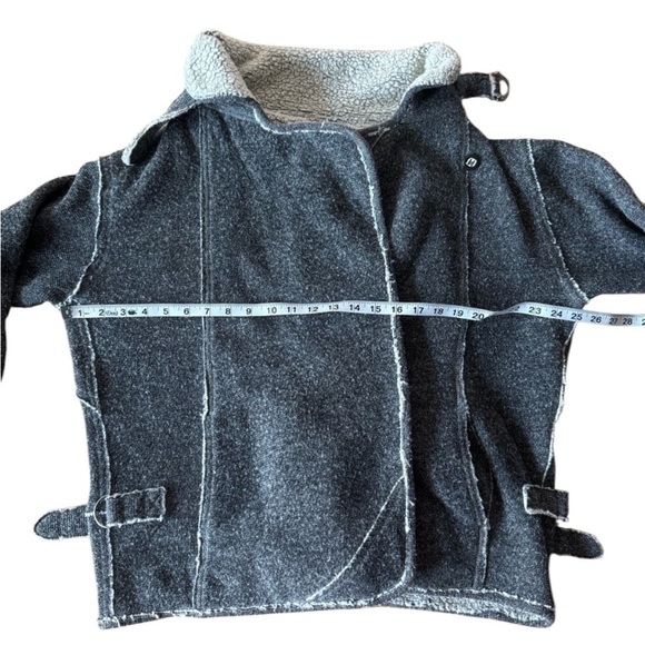 NSF Fleece Cut Off Jacket Gray Large Distressed Raw Edge Zip Closure - Picture 6 of 8